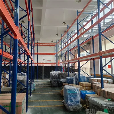 Pallestativ for trådnettdekk